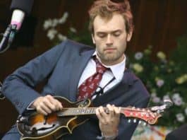 Mandolin Virtuoso Chris Thile Closes the 2017/2018 Season