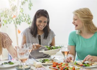 Best Food and Wine Pairings for Your Summer Soiree