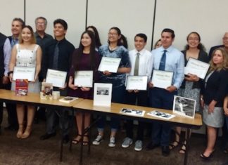 Bill de la Fuente Foundation Awarded Scholarships