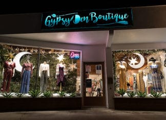 ’Tis the Season to Shop Local