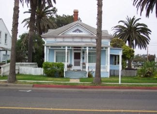 Top Gun House Placed in its Permanent Location