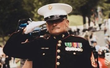 Vista Resident ‘The Saluting Marine’ Will be in D.C. for Memorial Day