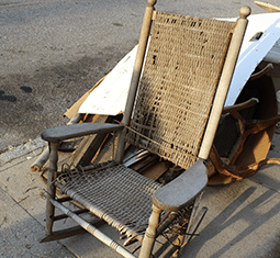 Bulky Item Pickup in Vista