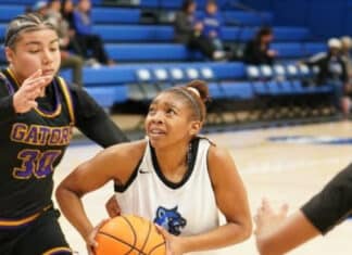 Explosive Fourth Quarter Lifts Cougars to 78-59 Victory Over SF State