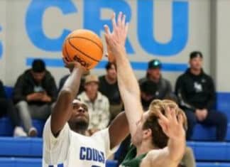 Men’s Basketball Cougars Cruise to 70-44 Win Over Broncos