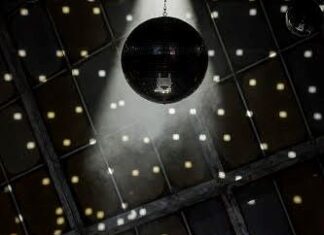 Moonlight Amphitheatre the Place to Enjoy a Groovy and Out of Sight Evening