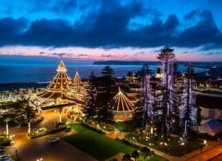 Hotel del Coronado Once Again Lights Up the Holiday Season