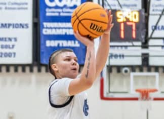 Big Fourth Quarter Lifts Cougars Over Jacks, 57-43 Women’s Basketball