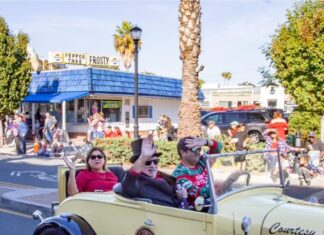 Viva Vista Christmas Parade Brought Out Thousands