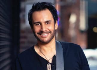 Award-Winning Nashville Artist Donates to School in San Marcos