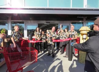Trader Joe’s Opens in Vista with a Red Ribbon Cutting Ceremony