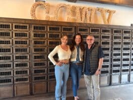 Chamber Celebrated Coomber Craft Wine Grand Opening with Ribbon Cutting