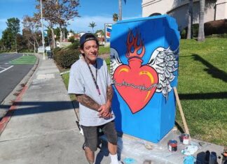 Artist Shows His Talent on Vista’s Melrose Drive