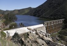 San Diego Releases Water from Full Lake Hodges Dam
