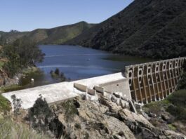 San Diego Releases Water from Full Lake Hodges Dam