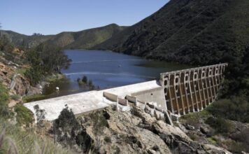 San Diego Releases Water from Full Lake Hodges Dam