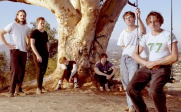 AVO UNPLUGGED “Dutch Interior”