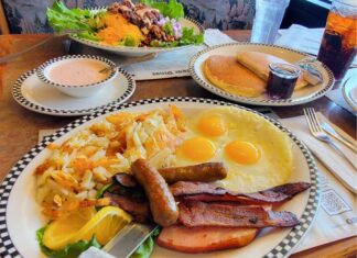 Black Bear Diner Receives Rave Reports with Opening in Vista