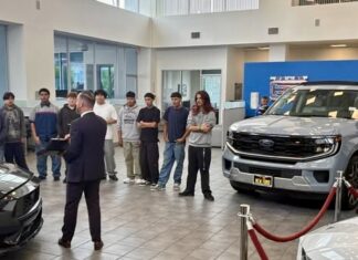 North County Ford Training Program Invests in the Future of Vista Students